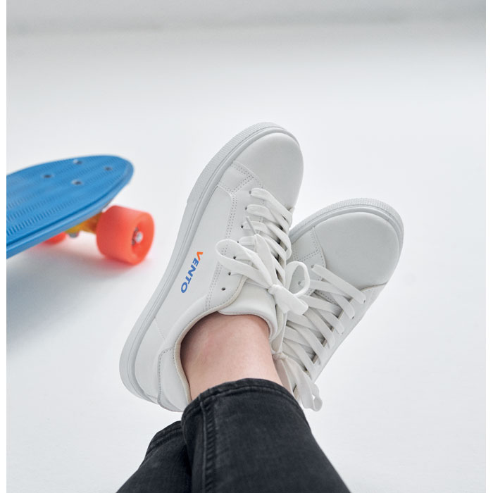 Schuhe, Sneaker, Weiße Sneaker, Lederschuh, Schnürschuh, weiße Sneakers, Leder, low top, weiße Schnürsenkel, unisex, Sneaker, Weiß, Niedrigprofil, Schnürschuh, Casualschuh