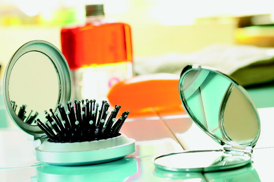 Kosmetikpinsel, Haarglätter, Spiegel, Makeup-Set, Spiegelbox, Haarglättung, Beauty-Accessoire, Kompaktpuder, Kamm, Spiegel, makeup, kompaktpuder, haarbürste, puderdose, behälter flasche, Haardose, Haarkosmetik, Kompaktpuder?, Kugelhaarp|?, Spiegel