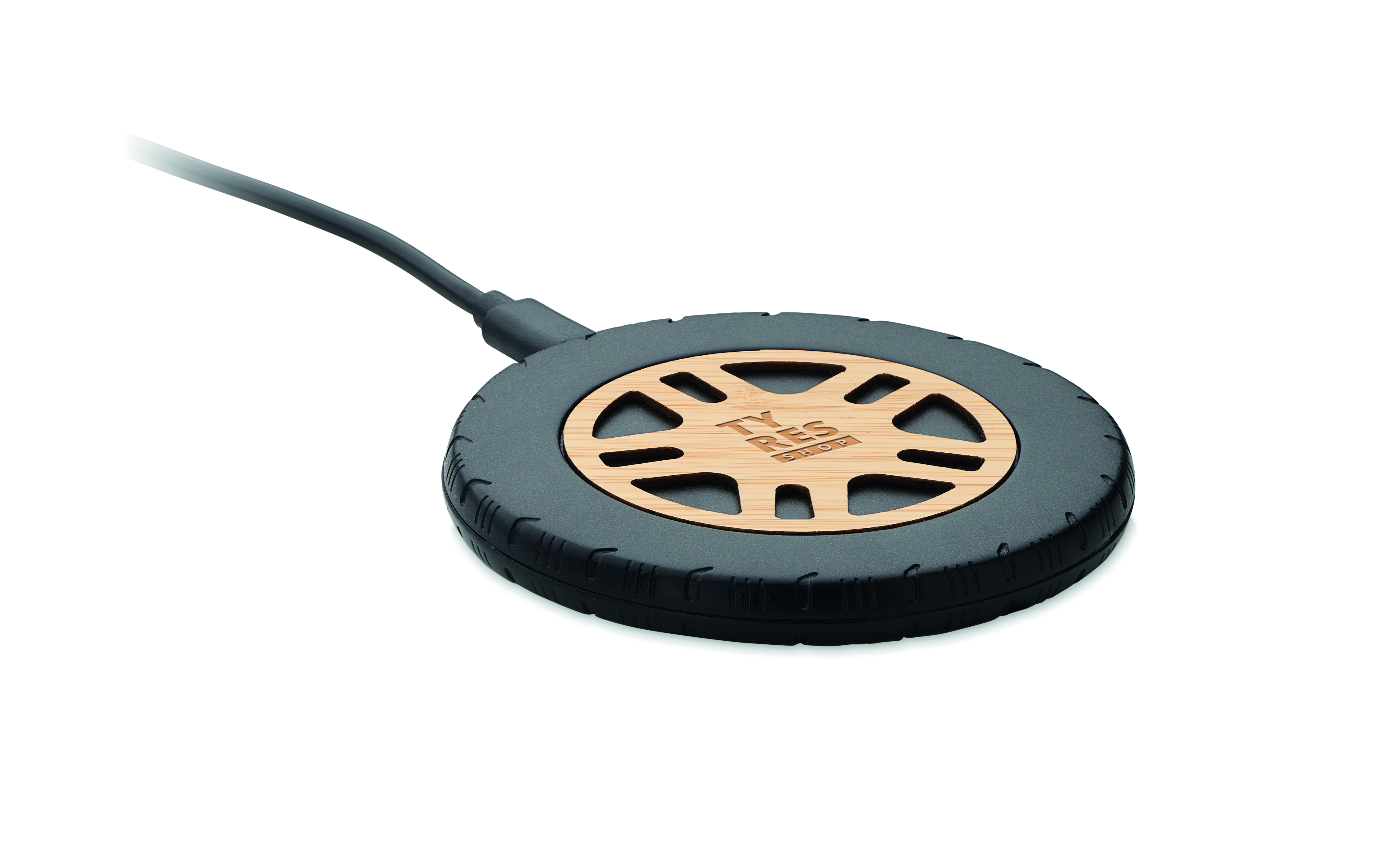 drahtlos_ladepad, runde_pads, reifengummi_muster, holz_inlay, usb_kabel, drahtloser ladeadapter, runder pad, holzmittelteil, USB-C, schwarz, wireless_charging_pad, runde_platte, holzmitte, reifendurchmesser, aufladungsdisc