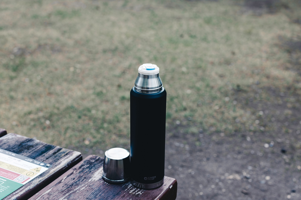 Thermos, Wasserflasche, Edelstahl, Vakuumisoliert, Metallflasche, Flasche, Stahl, Schwarz, Thermos, Camping, Thermosflasche, Stahl, Schwarz, Trinkflasche, Vakuumisoliert, Thermos, Edelstahl, Vakuumflasche, Schwarz, Deckel