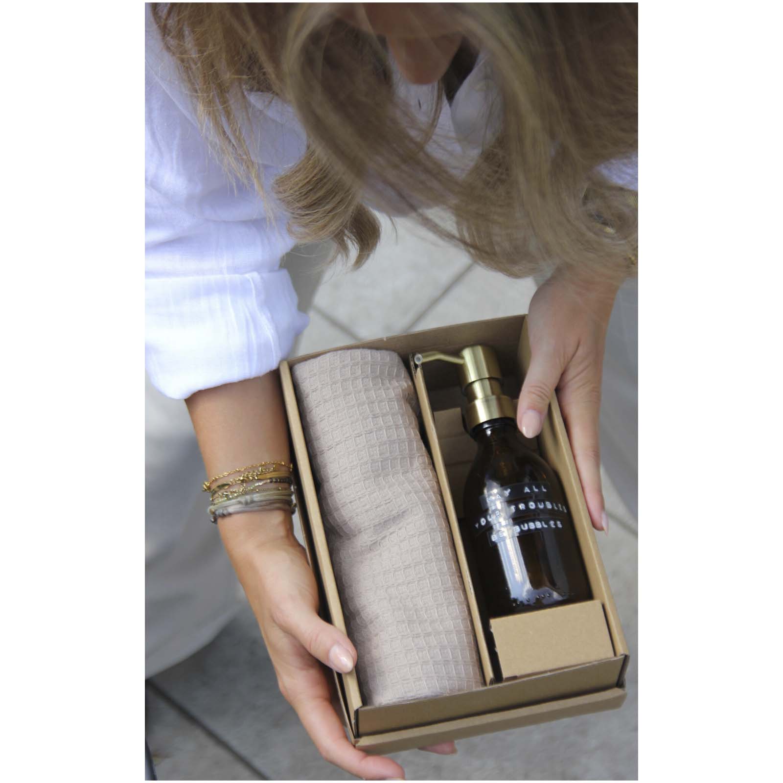 Handbag, Pouch, Bottle accessory