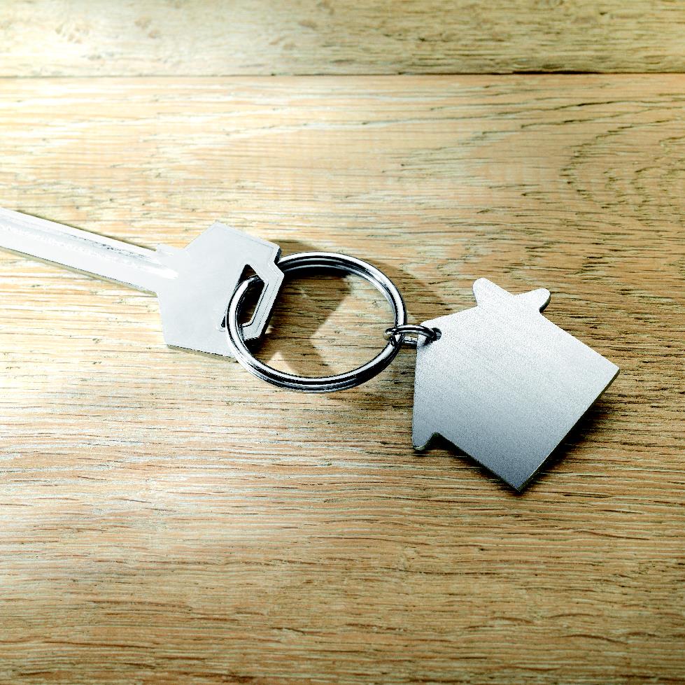 Schlüsselanhänger, Hausform, Metall, Krom, Weiß, Schlüsselanhänger, Hausform, Metall, Karteiklemme, Wohnaccessoire, Schlüsselanhänger, Metall, Kette?, Hausform, Schlossanhänger, Schlüsselanhänger, Metall, Silber, Hausförmiger Anhänger, Schlüsselring