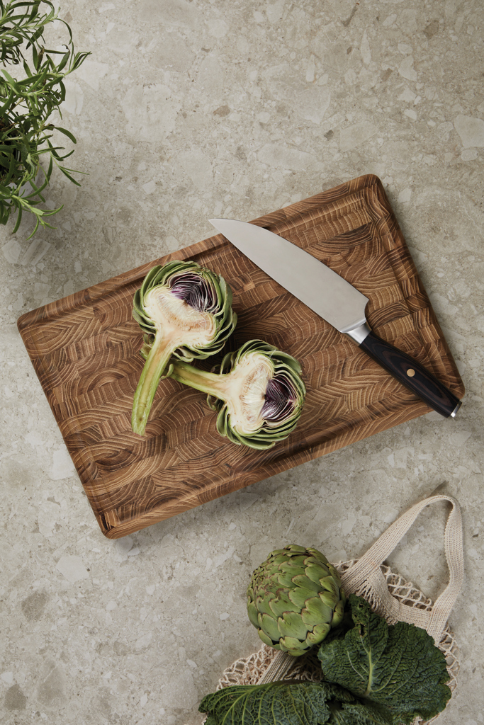 Artischocke, Messer, Schneidebrett, Artischocken, Gemüse, Artischocke, geschnittene Artischocken, Messer, Holzschneidebrett, Küchenszene, Artischocke, Artischocken, Cutlery, Küchenbrett, Gemüse