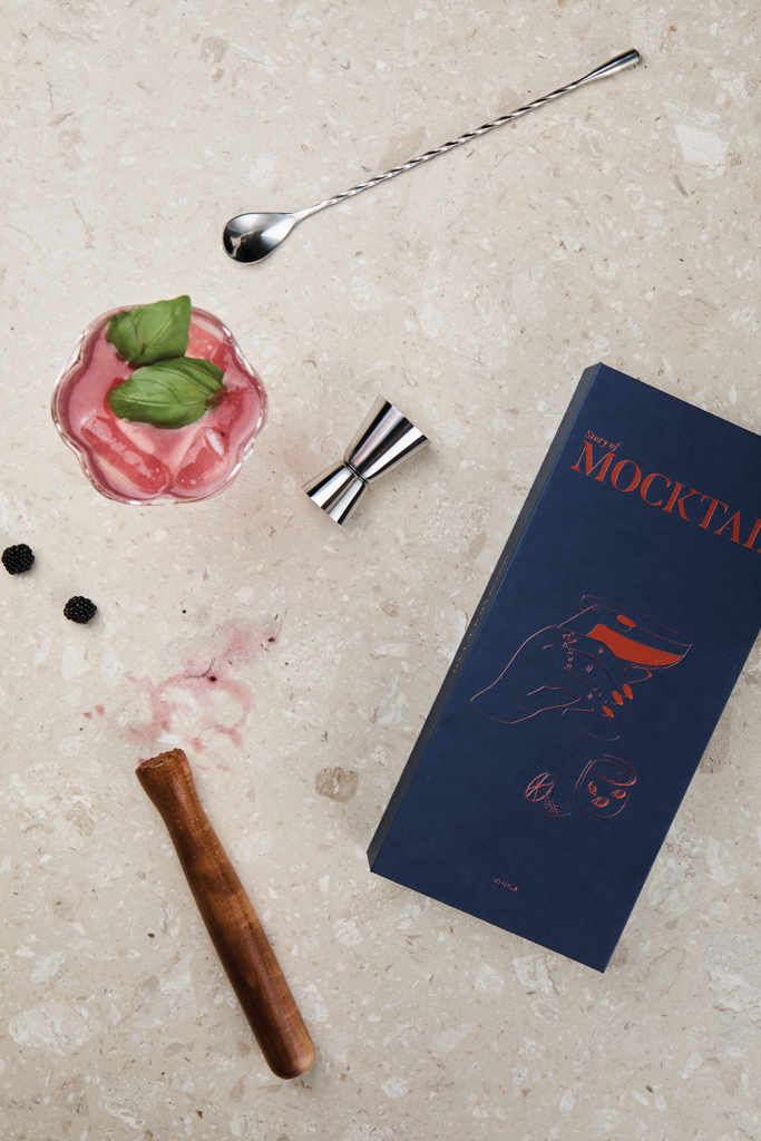 Cocktail, Eiscreme, Löffel, Buch, Barzubehör, Cocktail, Gläser, Buch, Eisstiel, Barutensilien,  cocktail,  ice cream,  spoon,  bar tool,  book