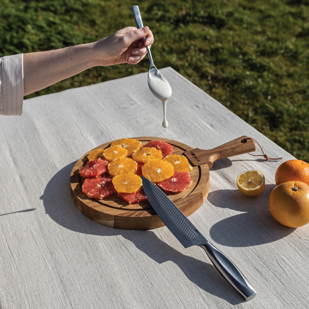 orange slices, grapefruit, cutting board, citrus, sauce drizzle, Fruchtplatte, Orange, Zitrus, Holzbrett, Sauce, obst, orange, grapefruit, geschnitten, träufeln