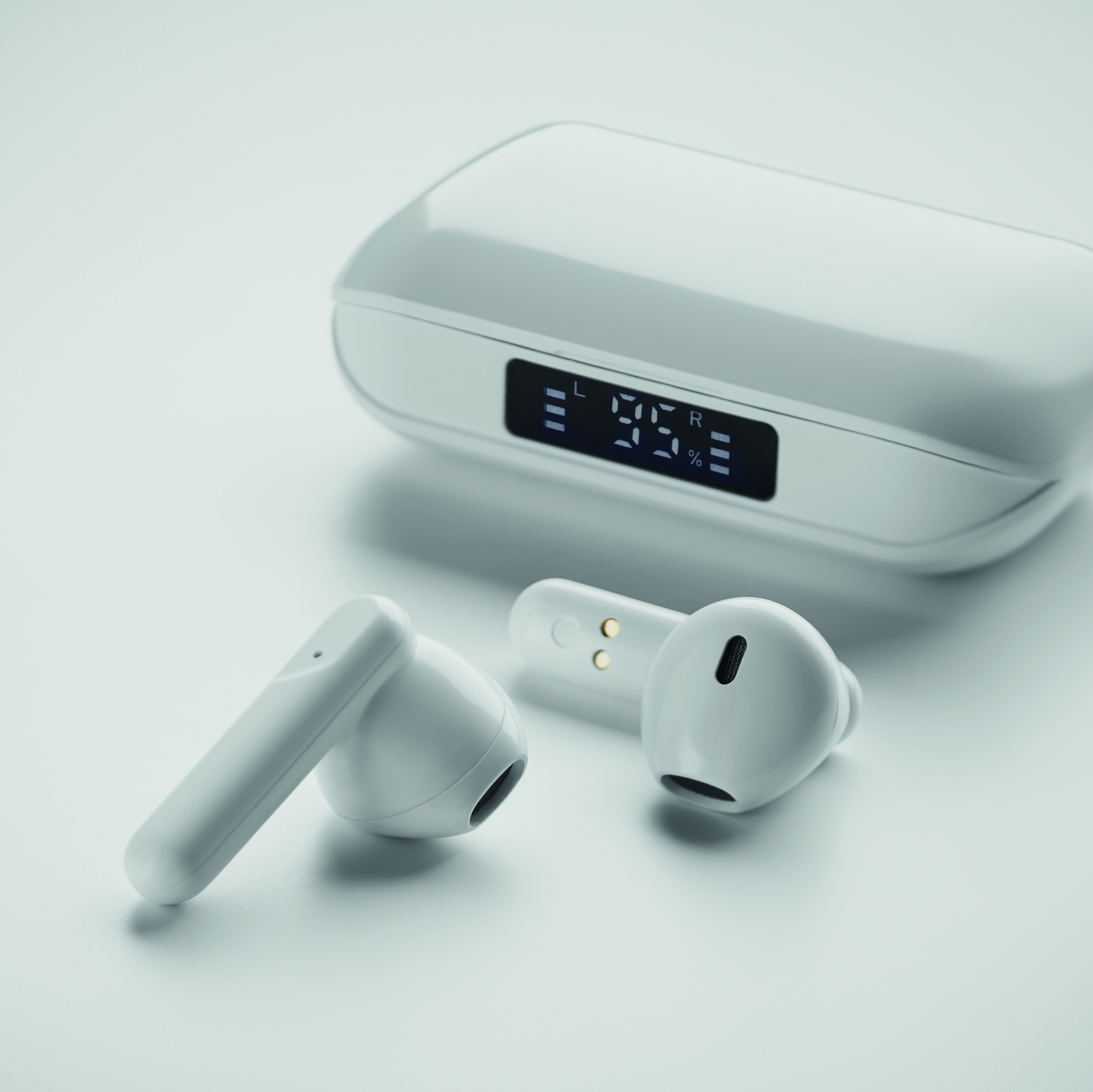 kopfhörer, ohrstöpsel, kabellos,  ladehülle, usb-c?