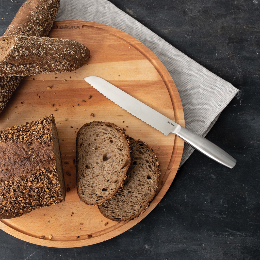 Brot, Schnittbrot, Brotmesser, Körnerbrot, Roggenbrot, Brot, Brotscheibe, Messer, Holzbrett, Körnerbrot, Brot, Kastenbrot, Brotlaib, Brotscheibe, Küchenmesser