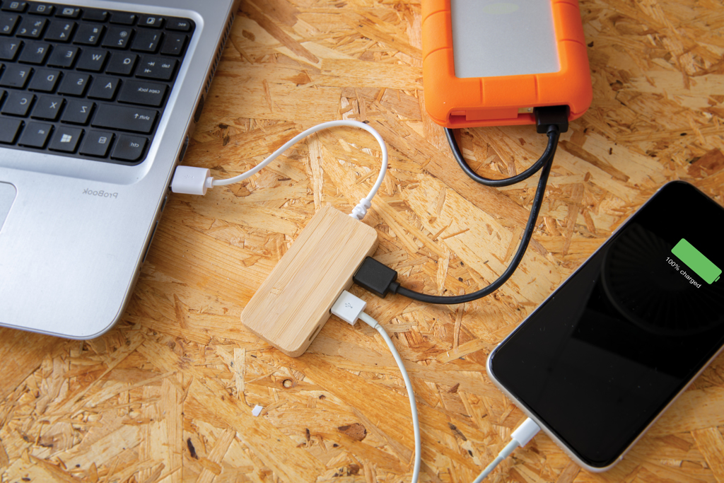 Holz, Laptop, Adapter, Computer-Tastatur, Sperrholz, laptop, USB-C, Power bank, Holzadapter, Telefonladegerät, power bank, laptop, Ladestation, Holz-Adapter, Smartphone, Power bank, USB charger, Laptop, Smartphone, Wooden adapter